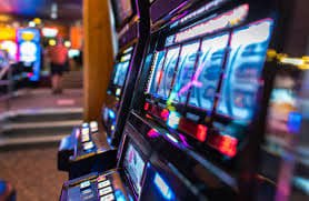 Người dùng Việt Nam trải nghiệm Live Casino trên điện thoại di động